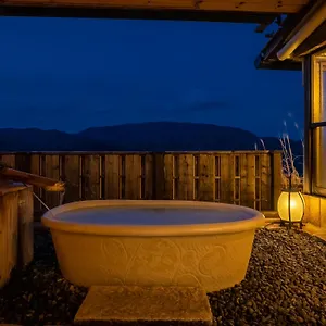 3* Ryokan Shirayunoyado Yamadaya Gora